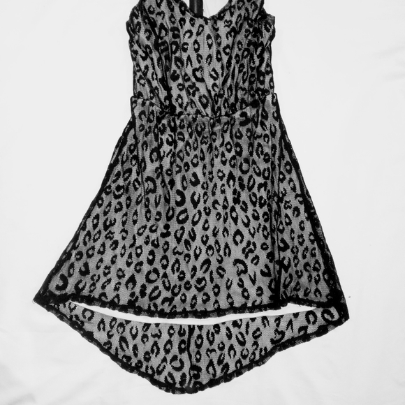 Dress - Picture 2 of 6